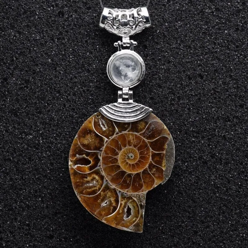 High Quality Natural Ammonite Shell with Natural Stones Choker