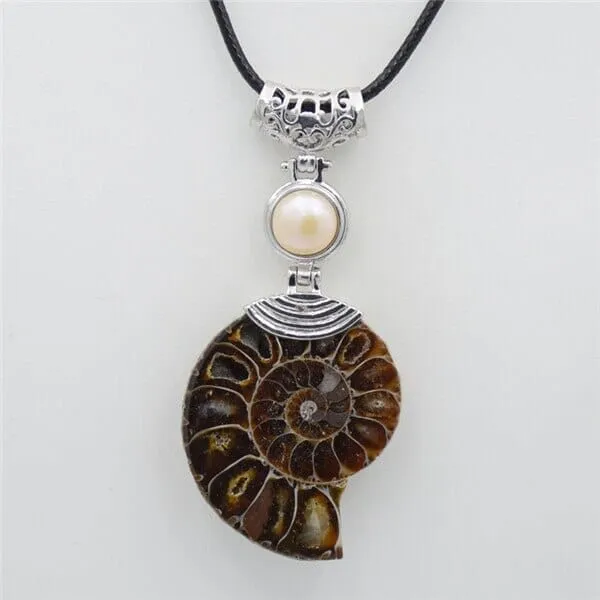 High Quality Natural Ammonite Shell with Natural Stones Choker