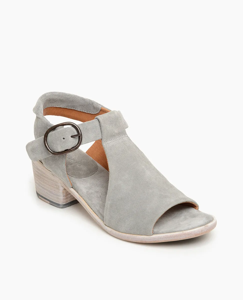 P. Monjo  P-748 Sandal